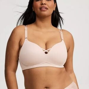 NEW Torrid Wire-Free Push-Up Bra Size 48C NWT